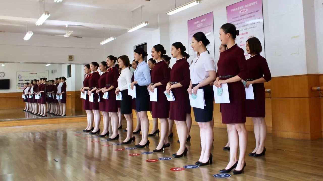 职场百科：收168000安置费！才能安排空姐空少？惊天套路