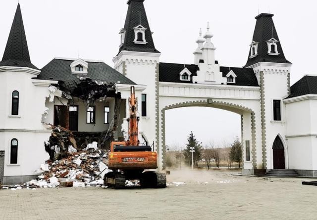 呼兰湿地公园违法占地,哈尔滨呼兰湿地公园