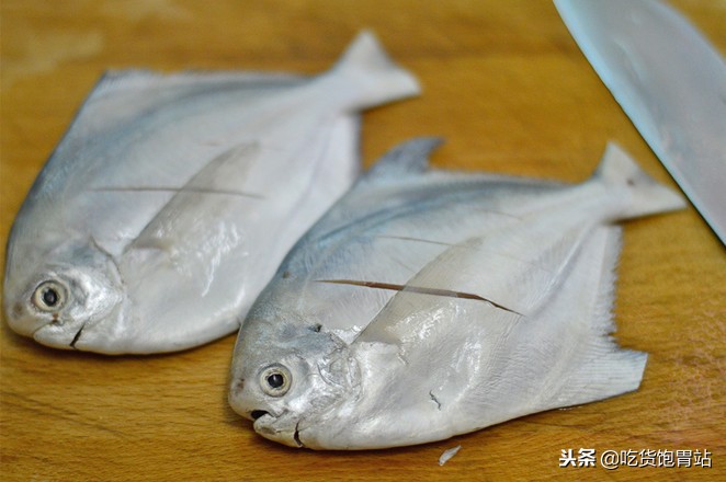 鲳鱼的最佳吃法清蒸鲳鱼,清蒸鲳鱼用最简单的方法做出来