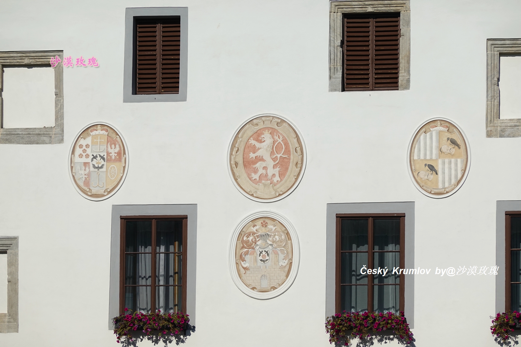 在有“捷克的丽江”之称的小镇,寻觅五瓣玫瑰的芳香