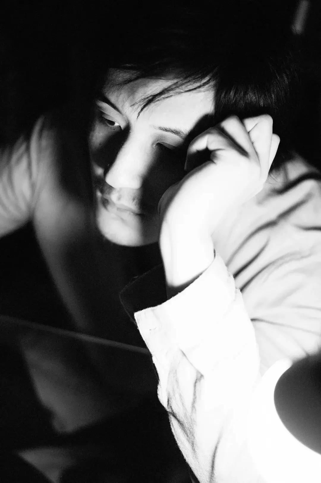 GQ报道｜胡波：一个自杀者的传说