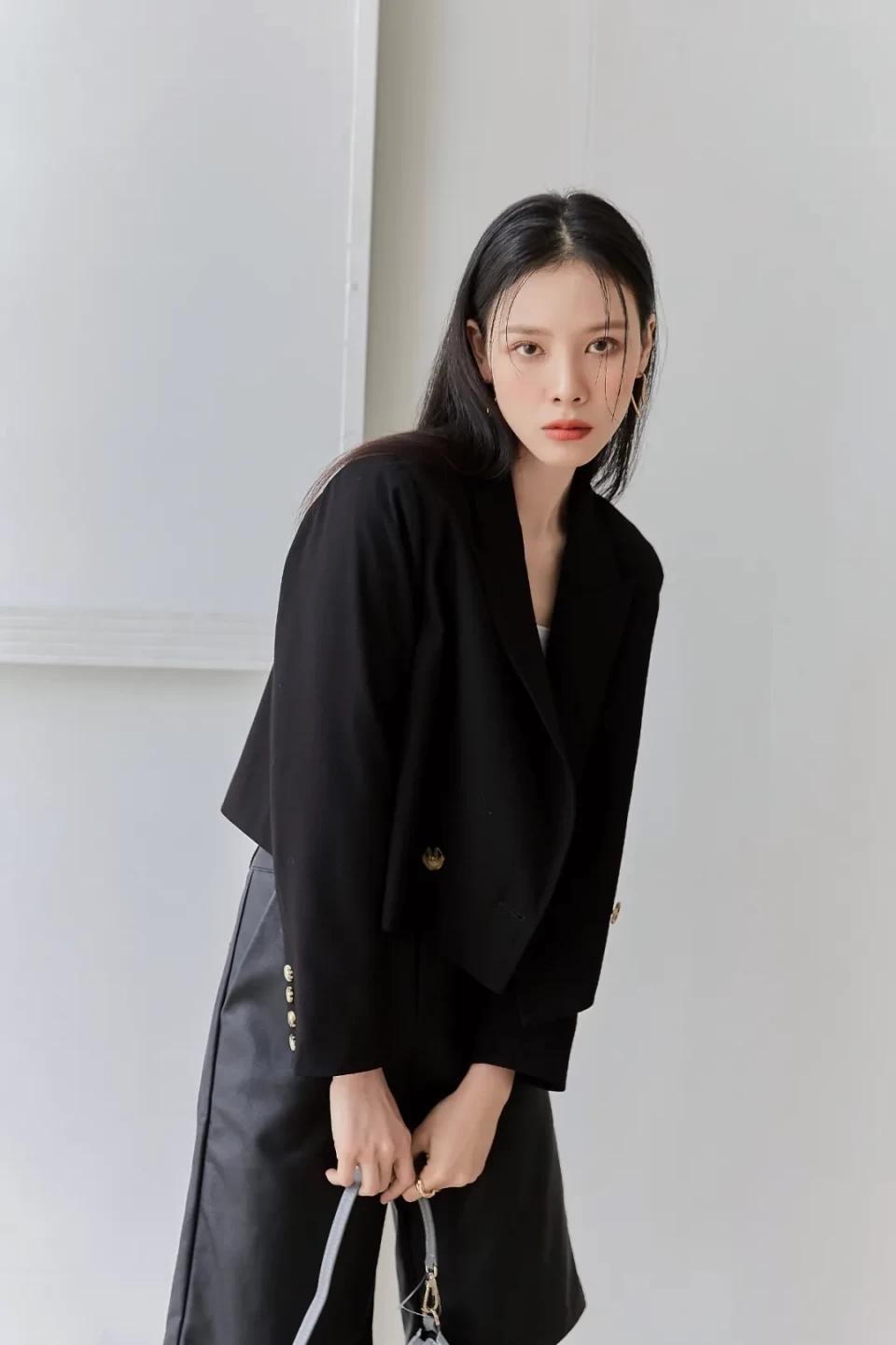 iu同款又平价的衣服,iu同款卫衣韩都衣舍