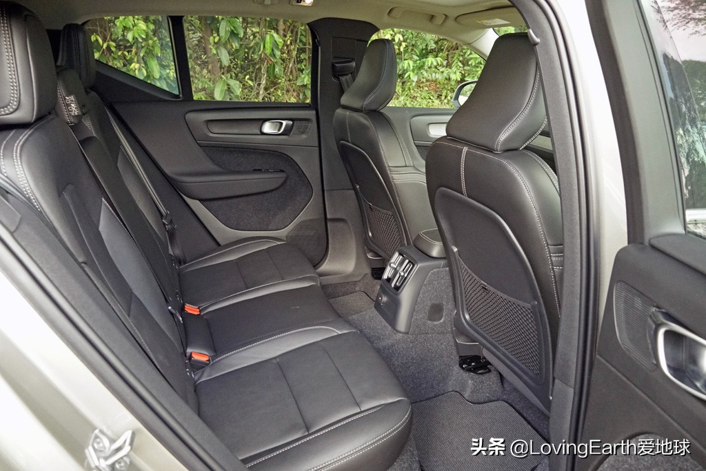 沃尔沃亚太xc402021款,沃尔沃xc40插电混动2024款