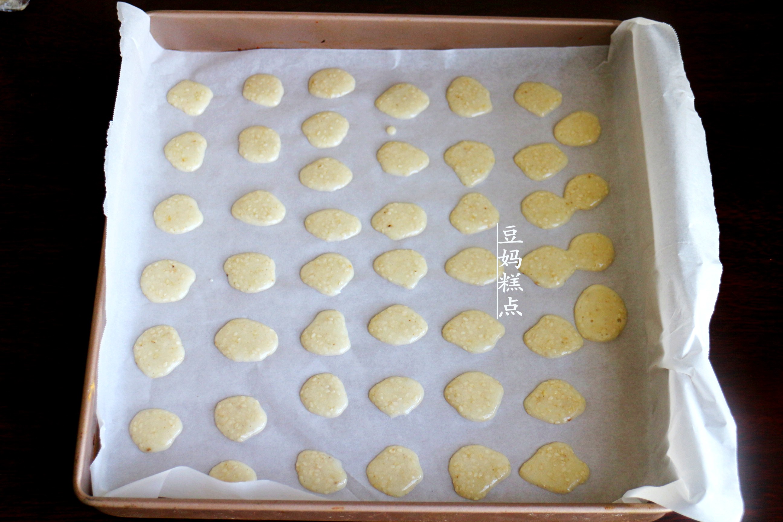 芝麻薄饼怎么做才酥脆,简单又好吃的芝麻薄饼做法