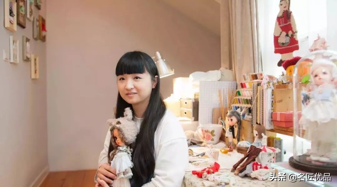 怎么用不要的衣服给玩偶做裙子,怎么给小玩偶做好看的小裙子