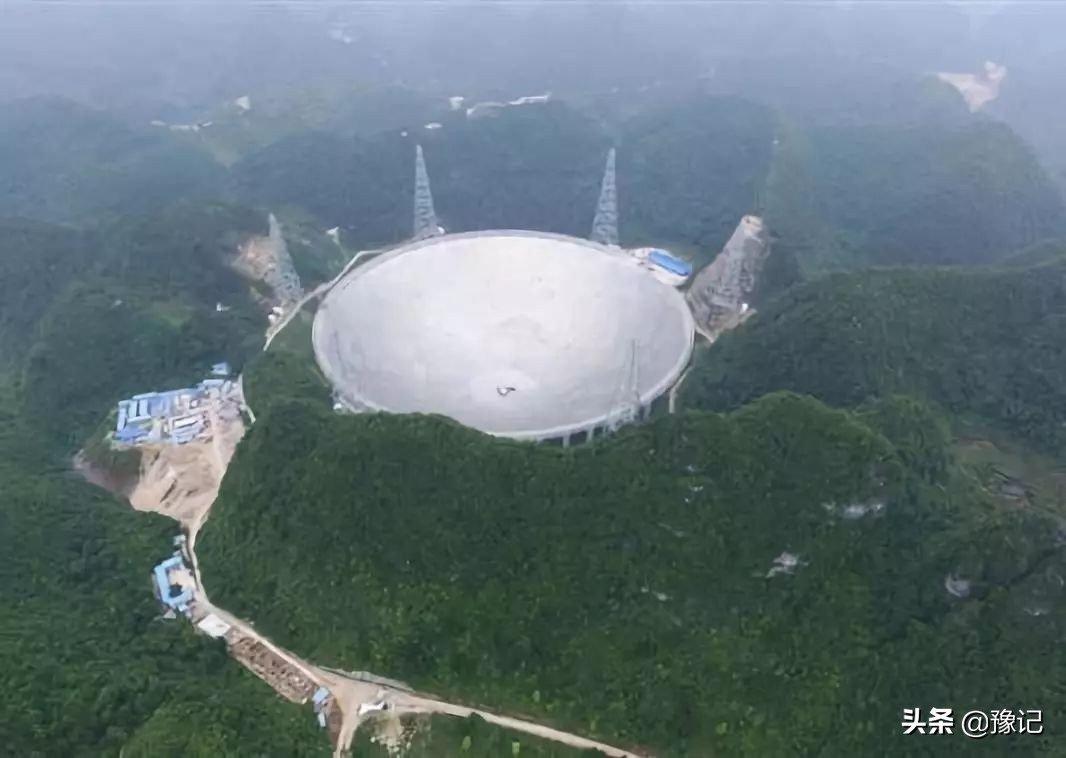 和我在街头走一走,和我在郑州的街头走一走歌曲完整