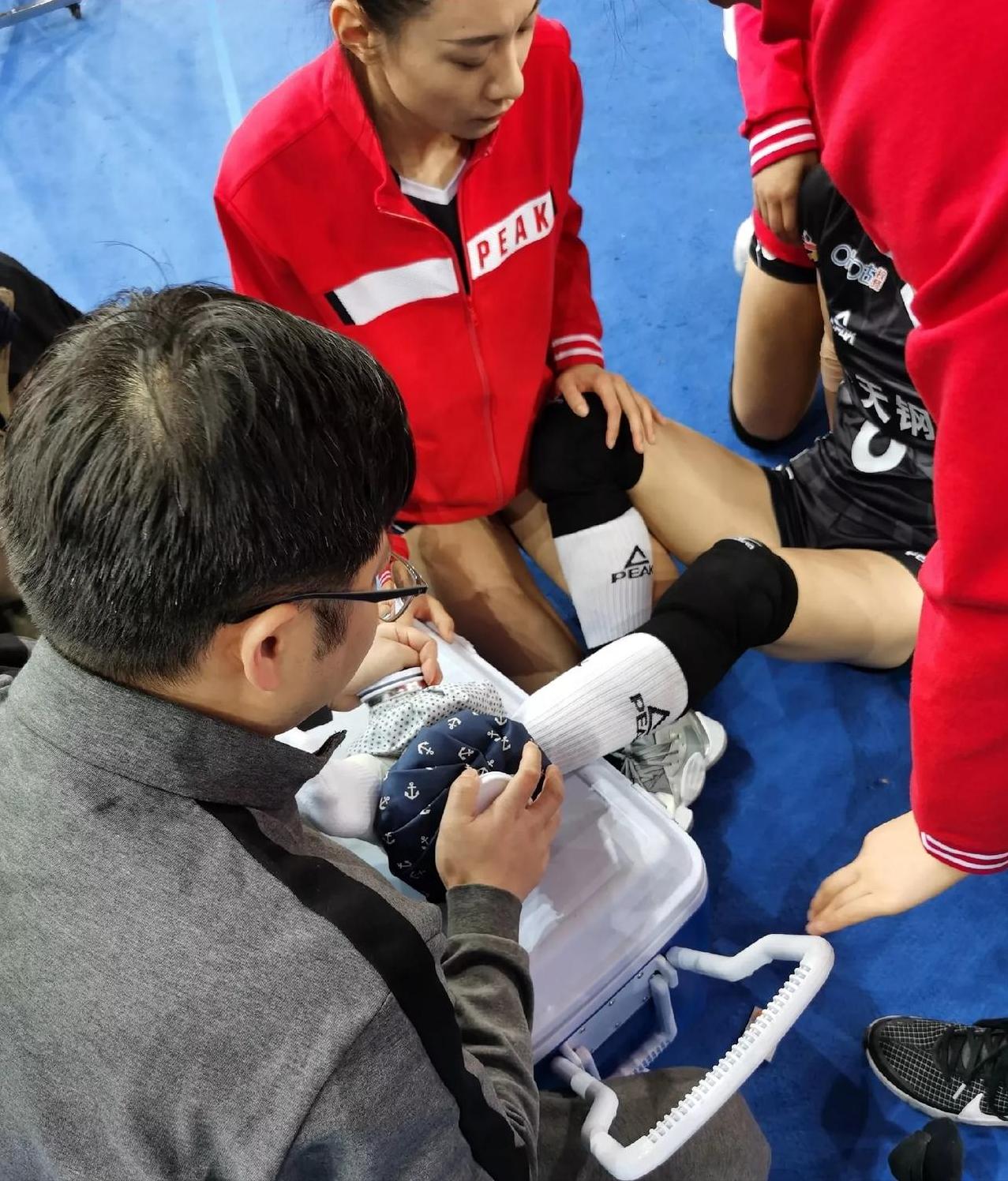 刁琳宇受伤导致排超总决赛一波三折,网上铺天盖地指责李盈莹