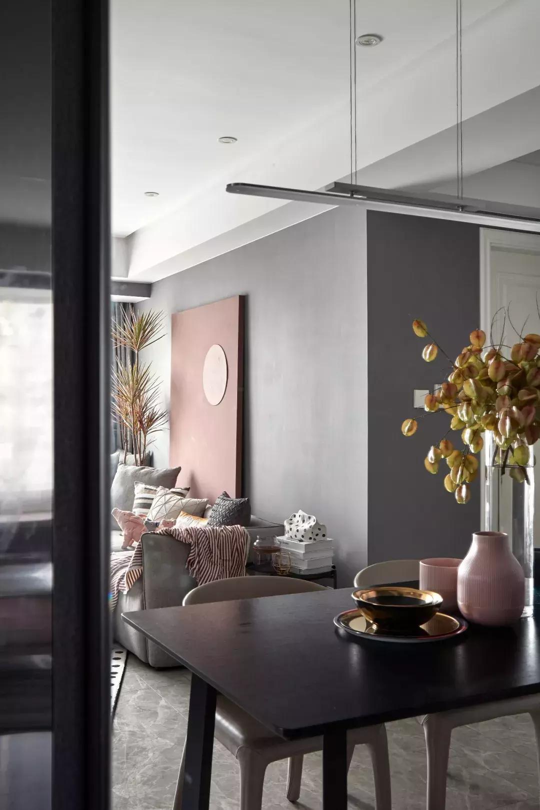 高级灰粉色卧室装修案例,高级灰的颜色铺在家里简约大气