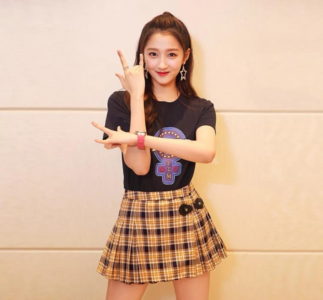 喂！你要的半身裙别落下了！