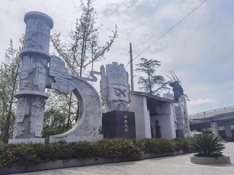 黔南第一山在什么地方,黔南第一山在哪里