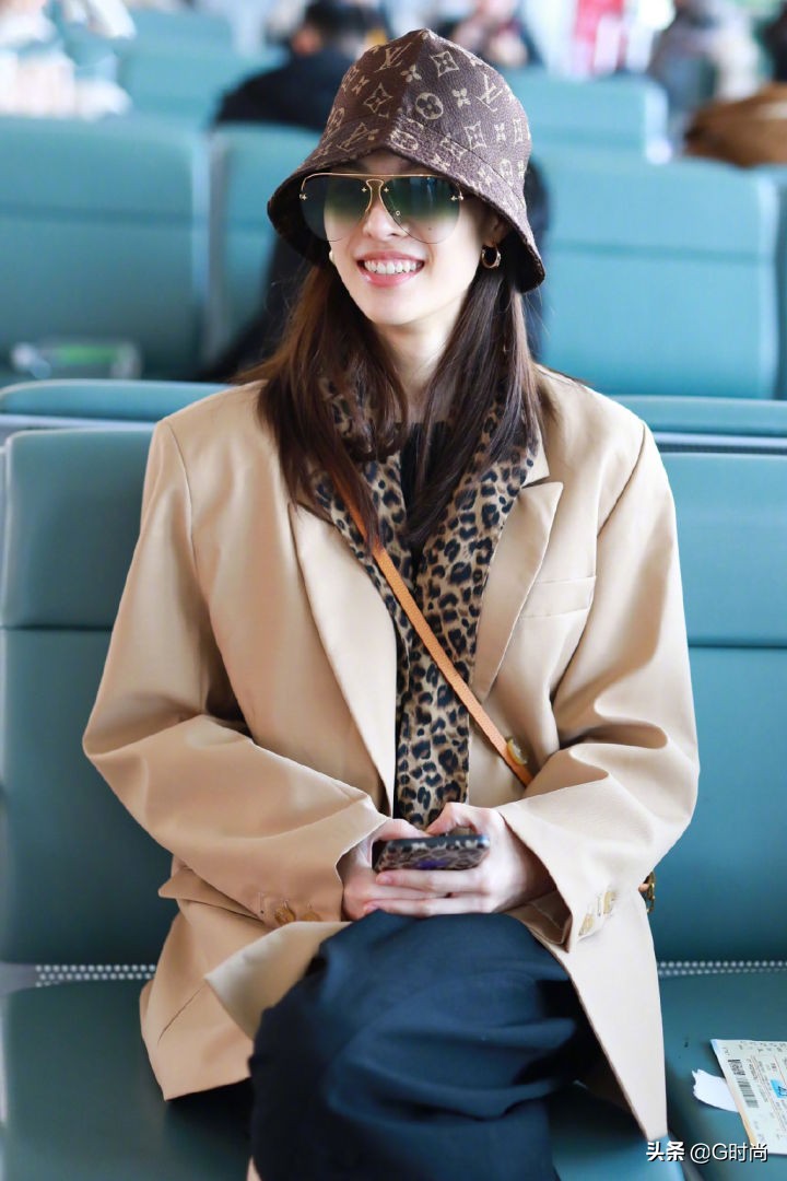 秋冬洋气帽子渔夫帽减龄,米白色渔夫帽女款秋冬显脸小