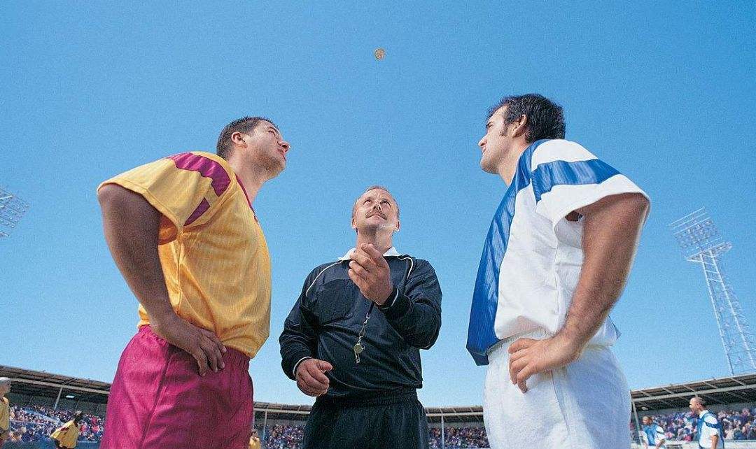 足球挑边和开球,足球冷知识挑边也有大讲究