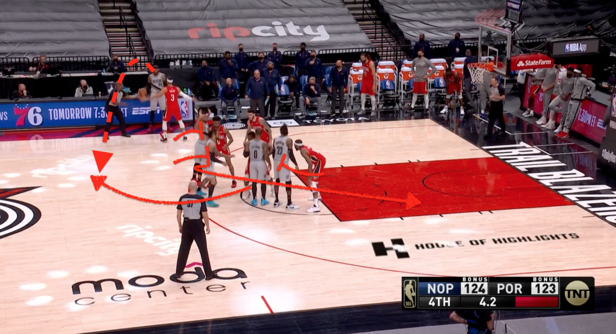 利拉德末节3分,利拉德末节4分