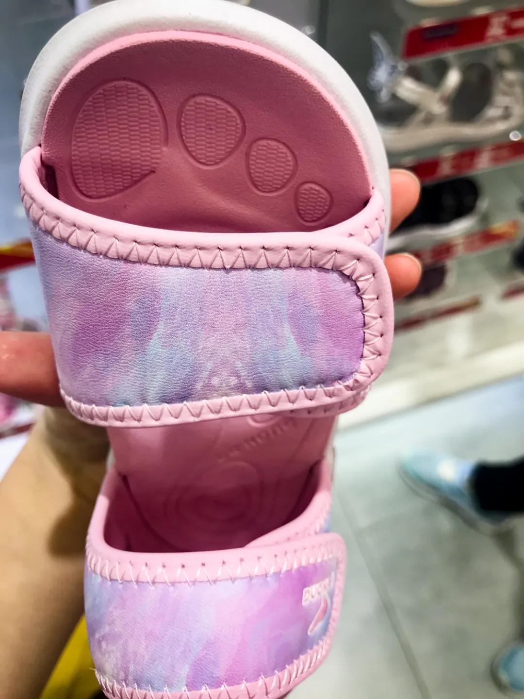 儿童哪一款凉鞋最好,哪个牌子的儿童凉鞋好穿推荐