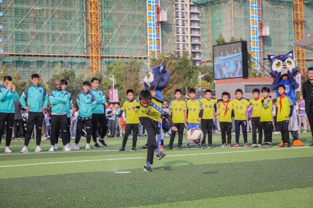 共建活动|支云狼兵走进南通紫琅一小，共度冲甲三周年纪念日