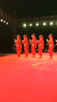 搞笑gif嫂子包饺子,搞笑gif姑娘你这次真的是玩过头了