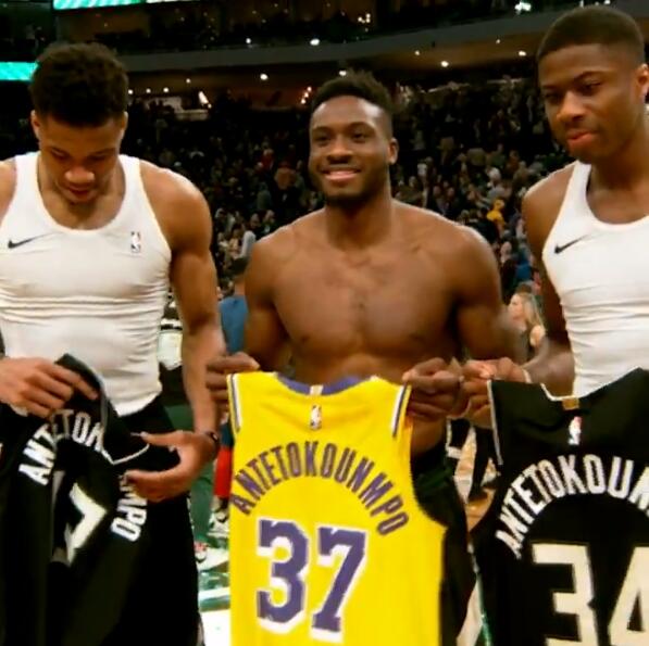 字母兄弟互换球衣,字母哥交换球衣