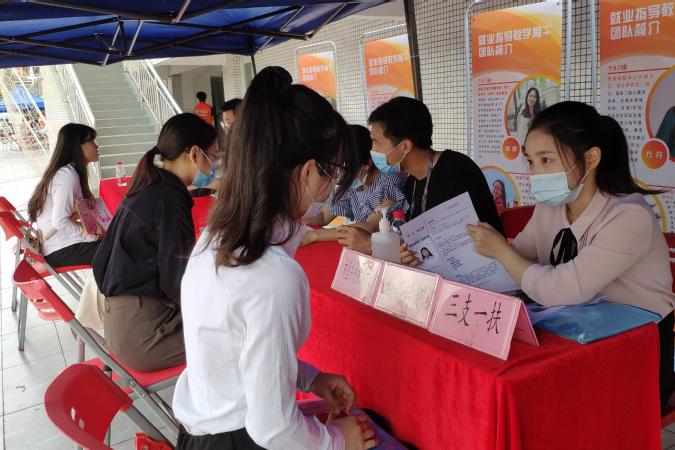 30岁以后才知道，“选调生”只会越来越值钱，应届毕业生不该忽视