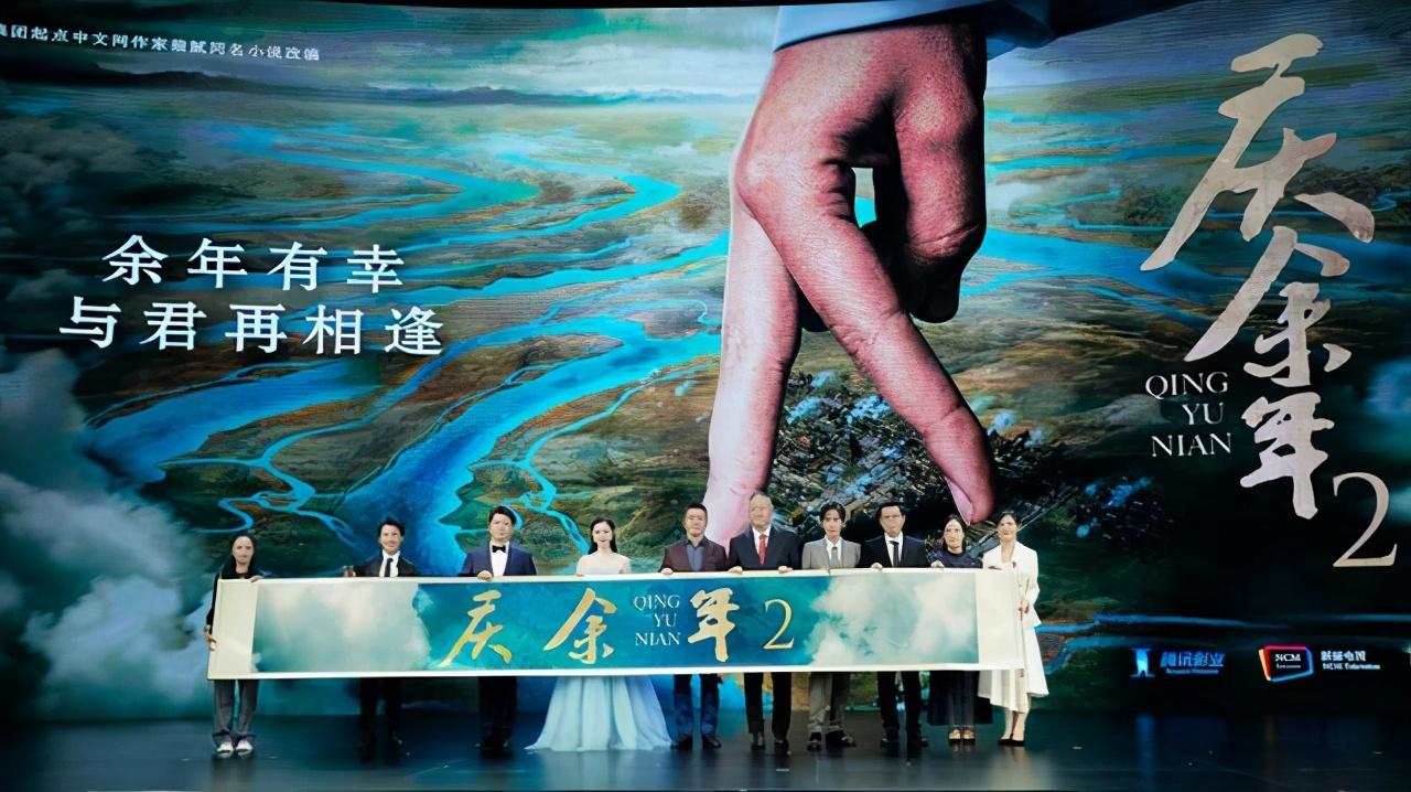 蹭不蹭热度不好说，编辑二字用的妙！替许凯撇清，夸赞有些假