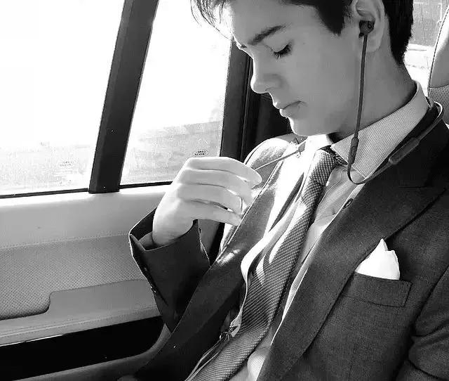 英国年轻霸道总裁,英国的开挂人生