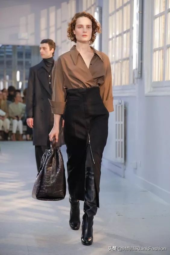 今年流行大包 (今年女士流行格子大包)