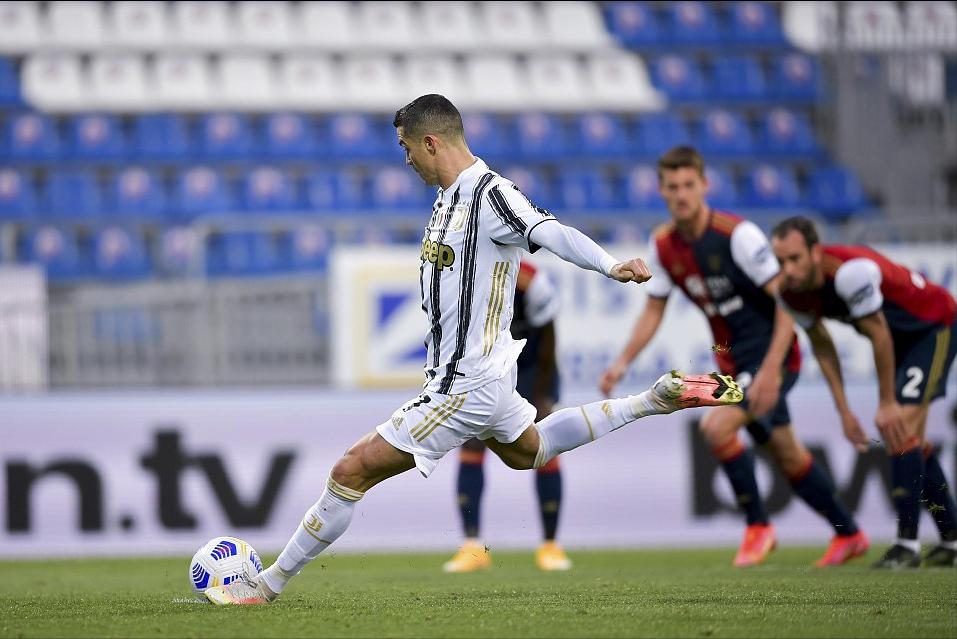 c罗梅西精彩射门,梅西和c罗射门