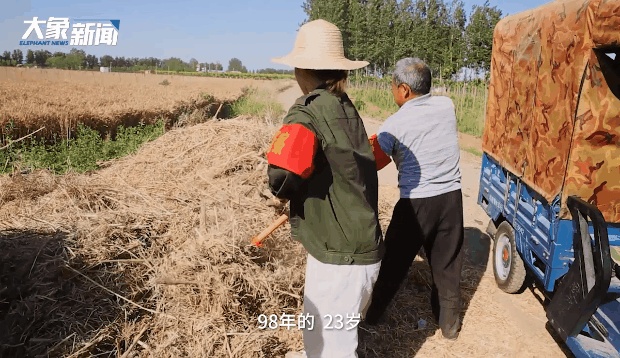 耳梦播报：98年女孩回村当支书，称「接受高等教育是帮家乡脱贫」