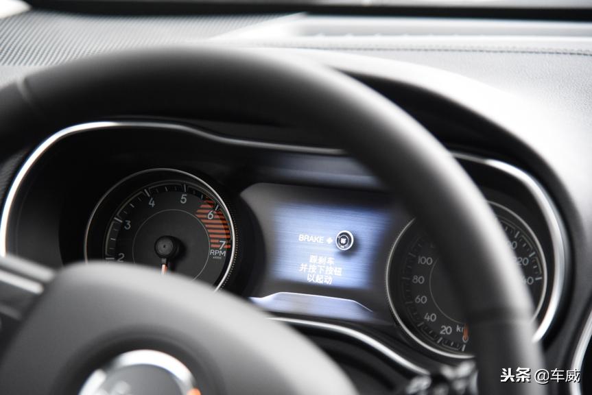 jeep自由光2.0l动力,全新的jeep自由光首要任务