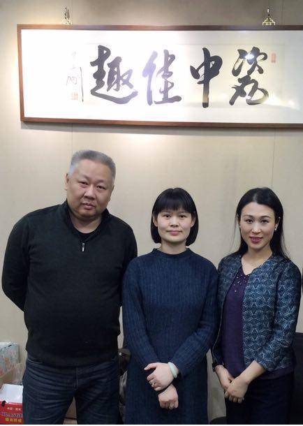 拍卖场无“君子协定”，200万拿下嘉靖*钟金**杯