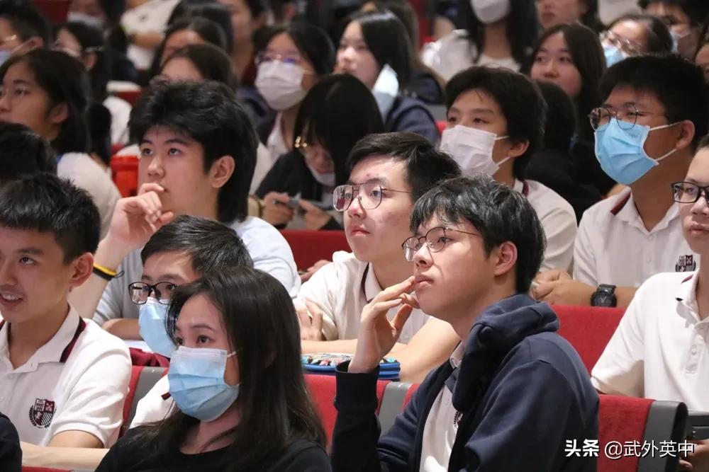 嘉年华前的“未雨绸缪”——记英中高中部社团联宣讲会顺利举行