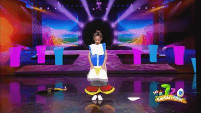 月亮姐姐变装秀视频,月亮姐姐穿衣裳视频