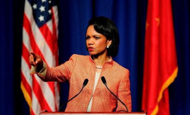 卡扎菲心中女神，地下室出生从政15年，为何受2位美国总统信赖？