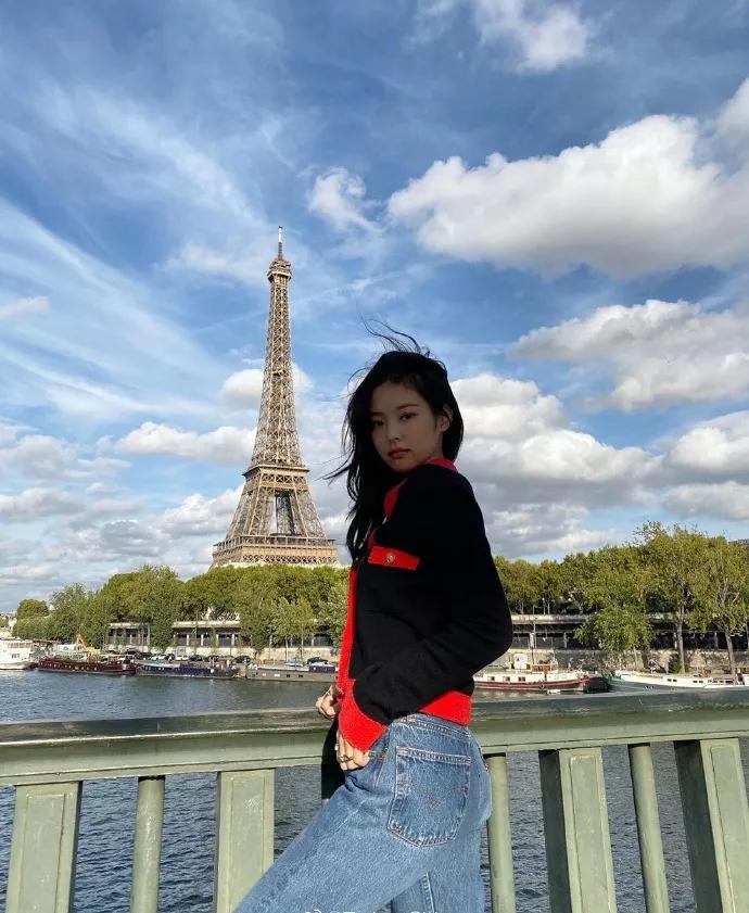 去年的牛仔裤今年穿有点紧,去年买的牛仔裤今年穿着有点紧