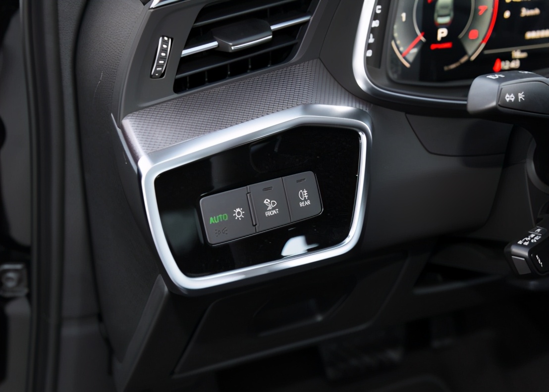 奥迪A6降了多少钱,奥迪a6降到25万