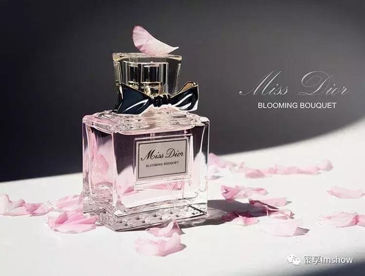 迪奥小姐爱与玫瑰展览吴谨言,迪奥小姐爱与玫瑰晚会