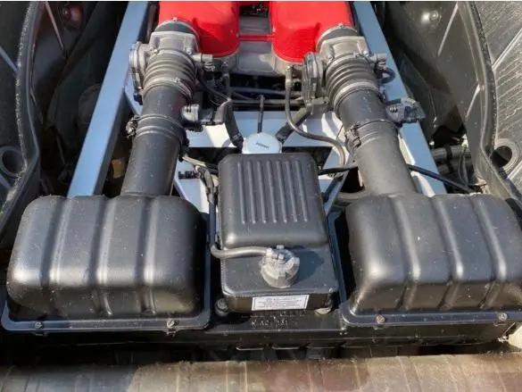 小伙50万买辆二手法拉利360，2005年上牌，3.6L引擎声浪依旧浑厚