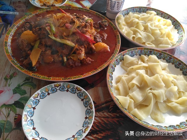 黄焖鸡为什么不流行了,曾经风靡全国的黄焖鸡米饭