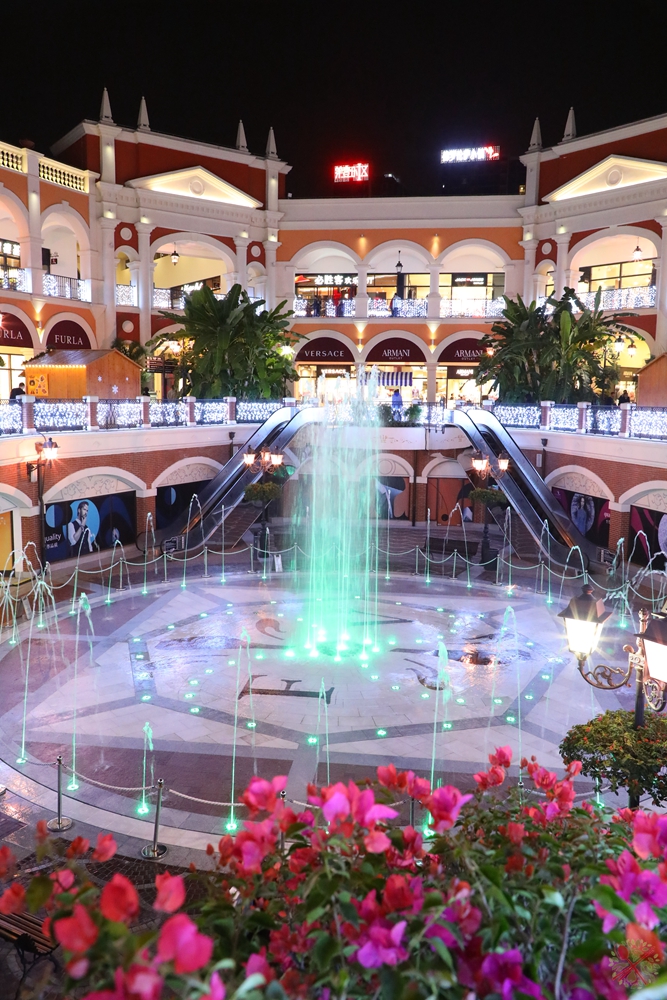 圣诞节就要这样过！在意式小镇边走边吃买不停