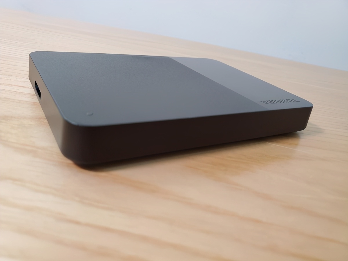 东芝canvio移动硬盘,东芝canviobasics系列移动硬盘盒