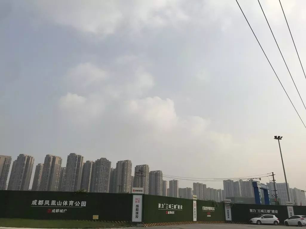 凤凰山扩建,今日凤凰山体育中心