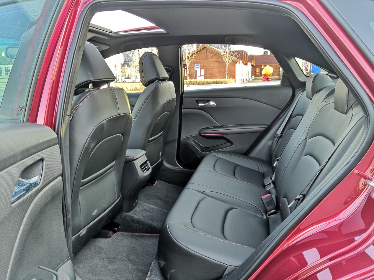 雪佛兰科鲁泽2019款rs330t三缸机,最新款科鲁泽rs顶配