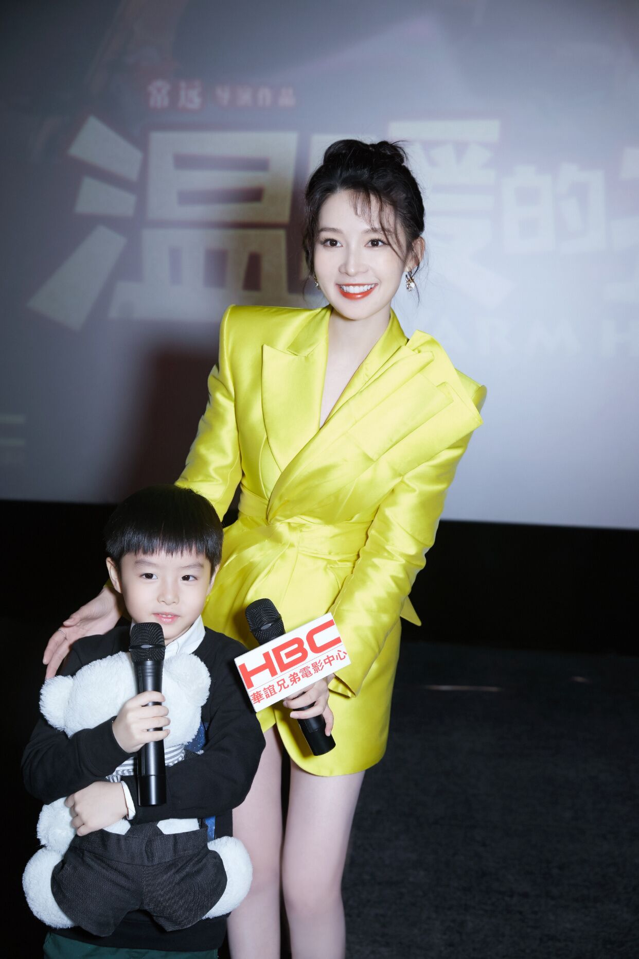 李沁蓝衣回眸,李沁蓝绿色