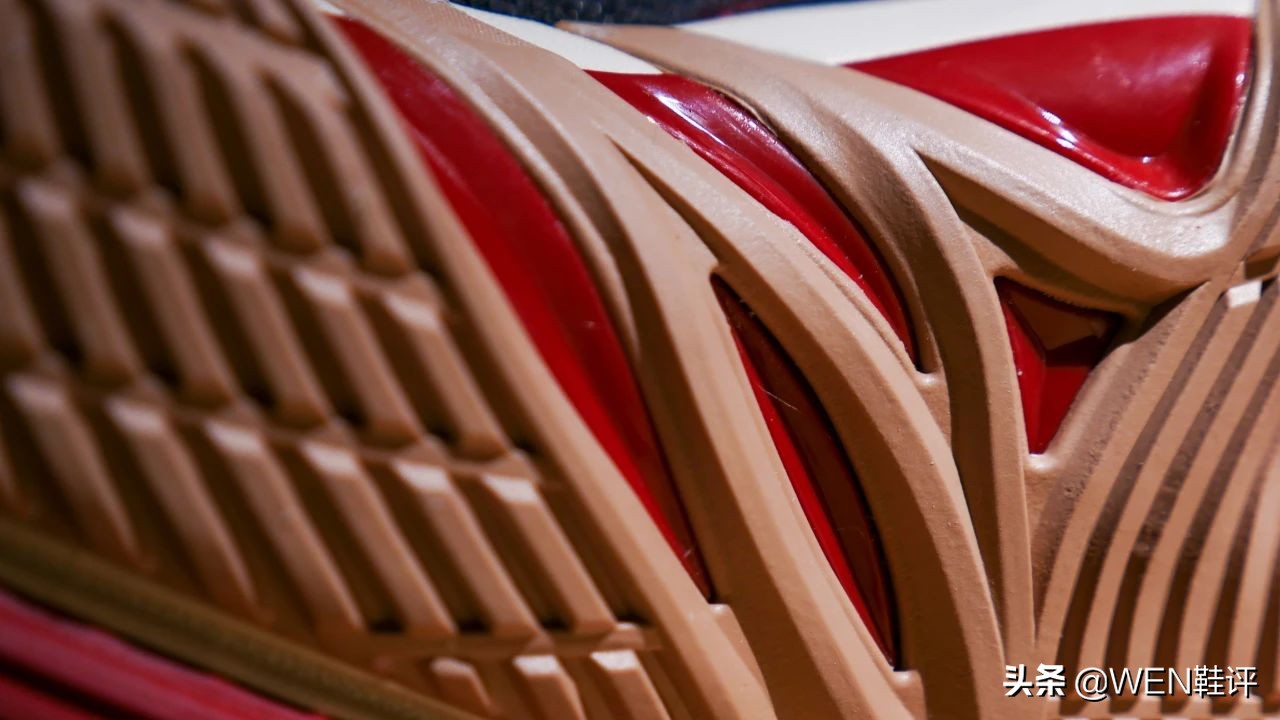 最近炒的很火的李宁鞋,最近出的李宁篮球鞋