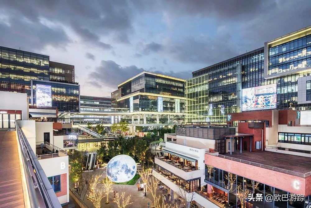 魔都四叶草洲际酒店，享缤纷自助大餐，国庆畅玩快闪啤酒节