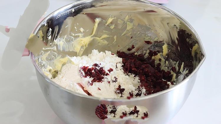 烘焙烤箱该如何选择,烘焙小白要准备哪些食材