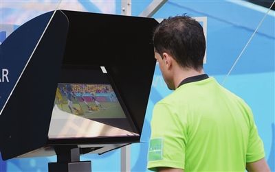 VAR又制造一个足球奇闻，当事人经历人生的大起大落