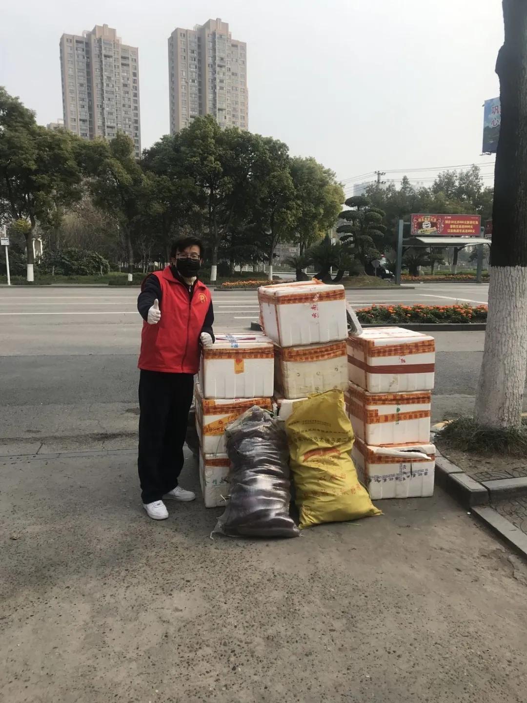 战“疫”有我：中国铁塔荆州分公司*党**员干部积极参加社区疫情防控