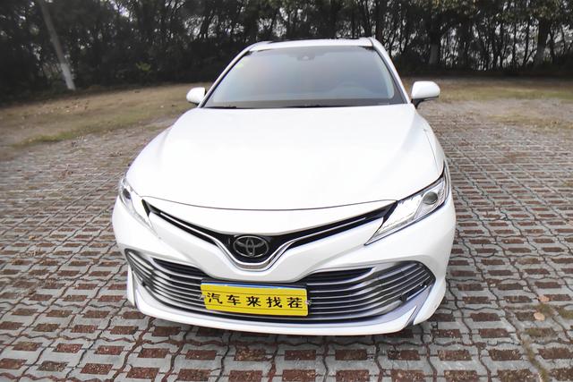 国服第一车黑雅阁,好车推荐之丰田凯美瑞