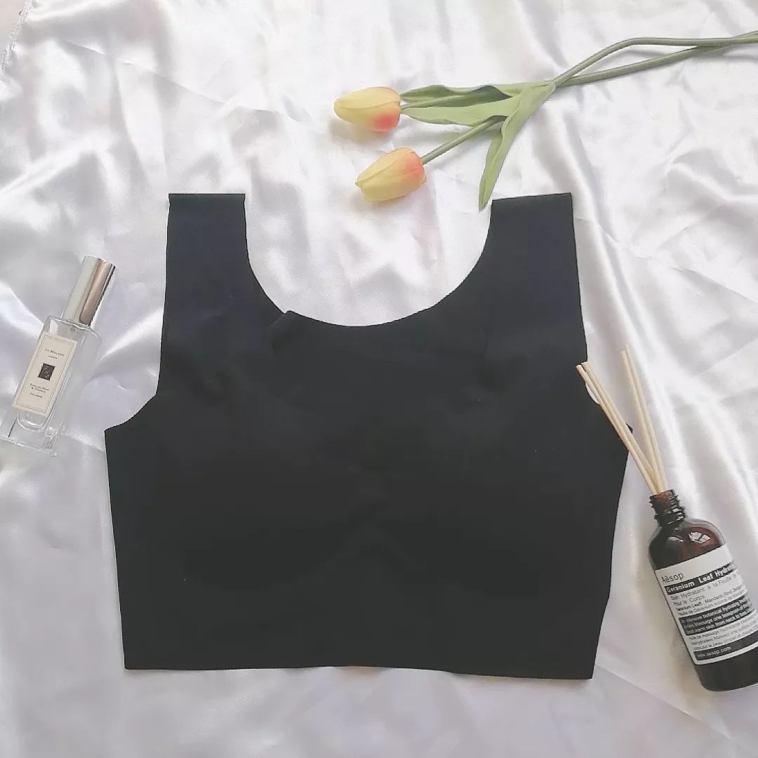 小胸如何穿衣好看,为啥说小胸穿衣显高级