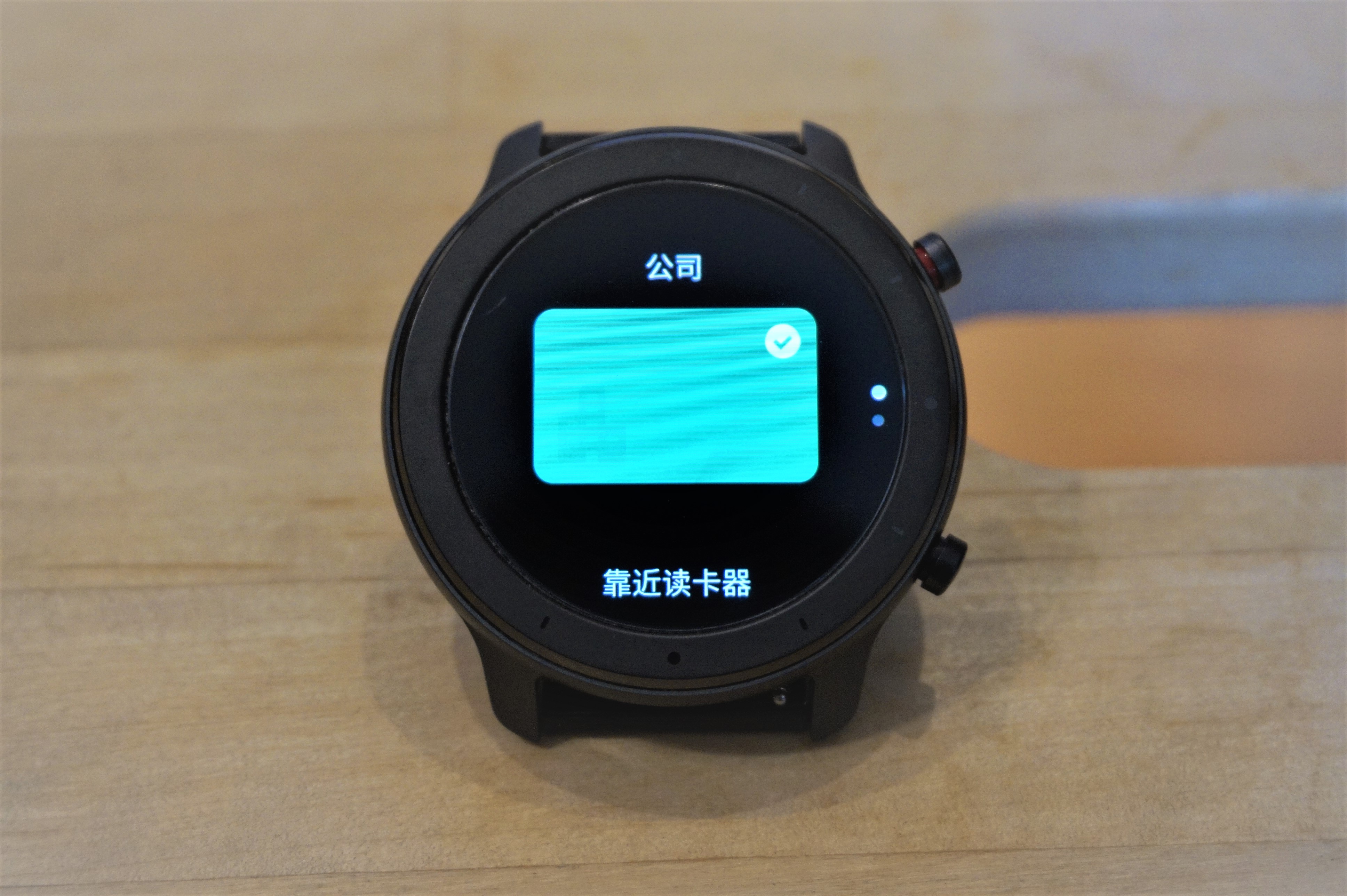 applewatch能和哪款手表相媲美,有了智能手表还要买智能手环